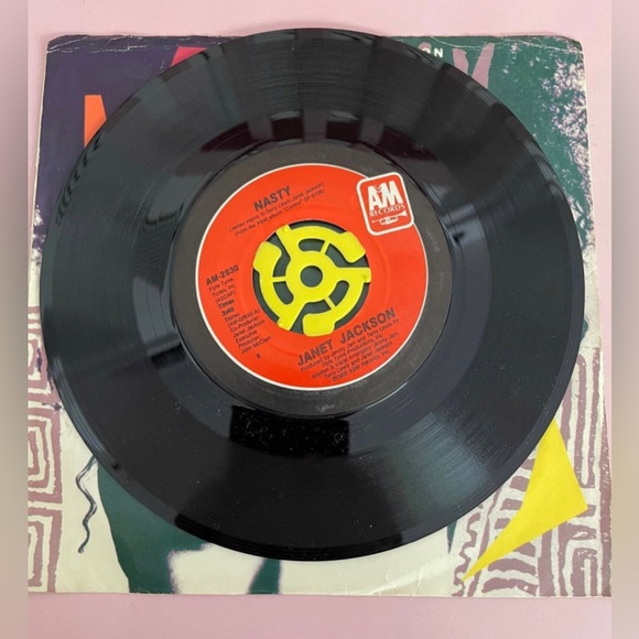 Janet Jackson - Nasty / You'll Never Find (A Love Like Mine) 45RPM 7" vinyl - Picture 3 of 4